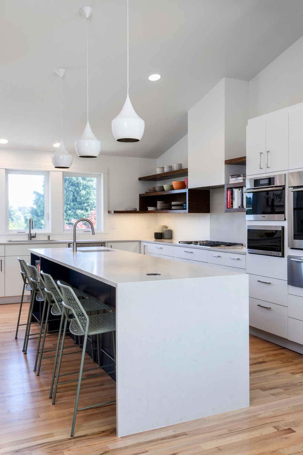 MD Design Construction - Custom and Commercial Construction and Remodel